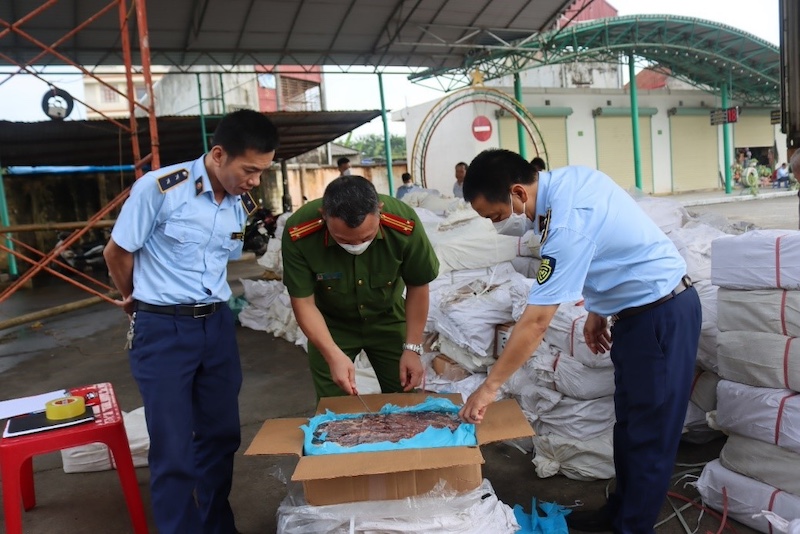 Tăng cường công tác chống buôn lậu, gian lận thương mại và hàng giả trong tình hình mới